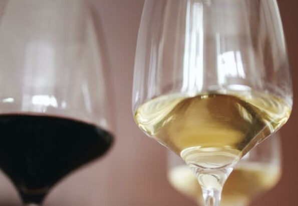 Cadou 3 etichete de vin Luxury selectate dupa o sesiune de consiliere privata cu un somelier- complice.ro
